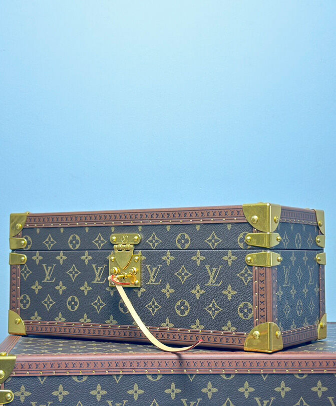 Louis Vuitton Coffret Accessoires M20209 Brown
